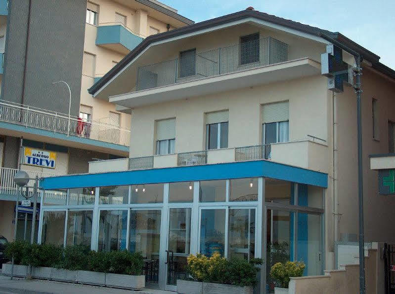 特莱维酒店 切塞纳蒂科 外观 照片
